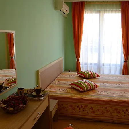 Royal Sun Apartahotel 2*