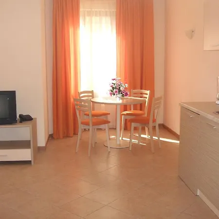 Apartahotel Royal Sun 2*