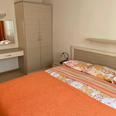 Royal Sun 3* סאני ביץ'