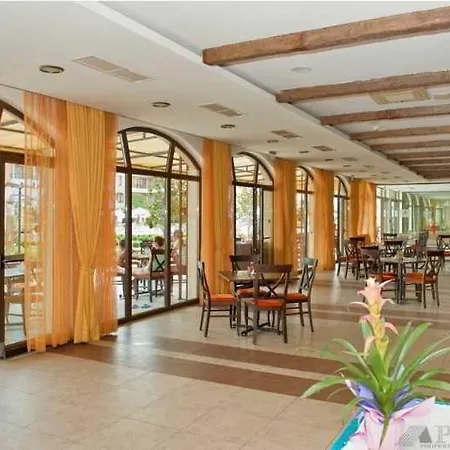 Apartmanhotel Royal Sun Napospart