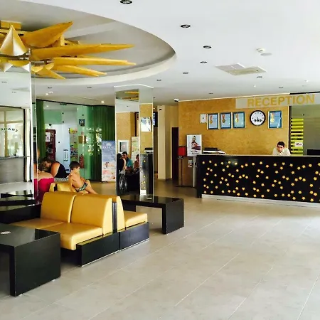 Royal Sun מלון דירות 3*