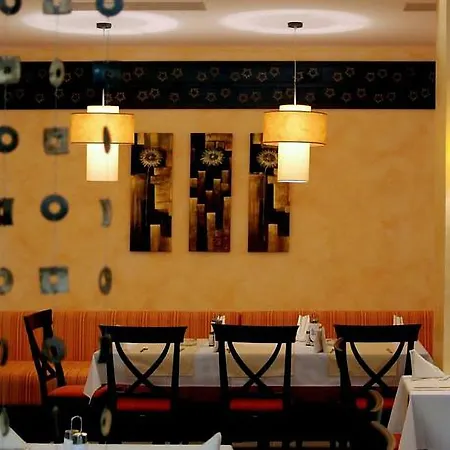 Royal Sun Aparthotel 2*